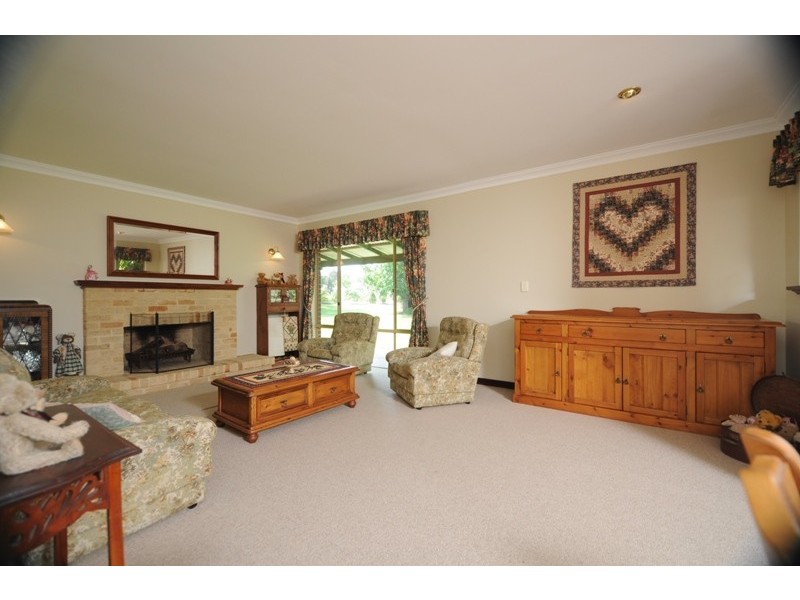 69 Wildflower Drive, Carramar WA 6031