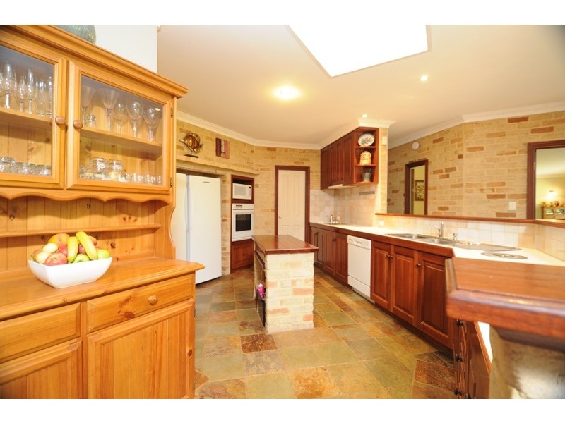 69 Wildflower Drive, Carramar WA 6031