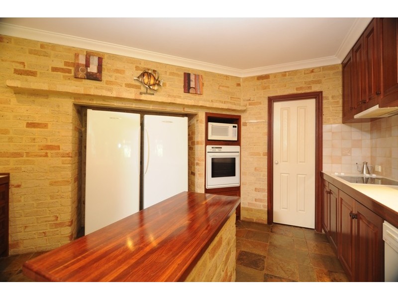 69 Wildflower Drive, Carramar WA 6031