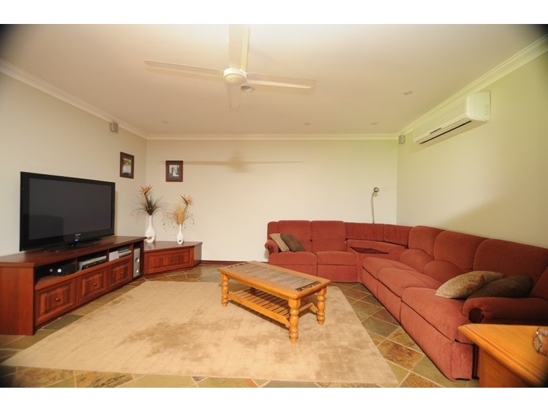 69 Wildflower Drive, Carramar WA 6031