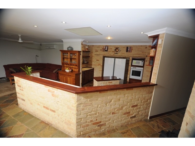 69 Wildflower Drive, Carramar WA 6031