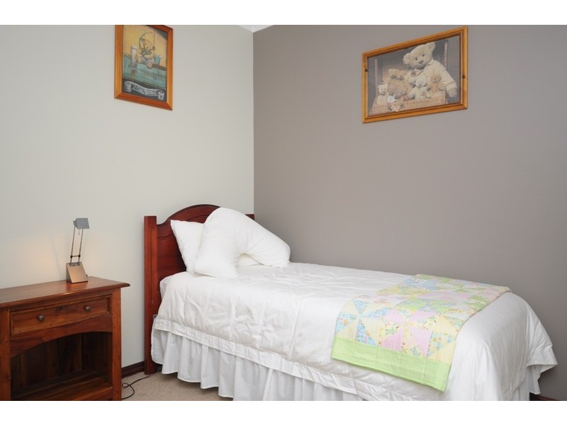 69 Wildflower Drive, Carramar WA 6031