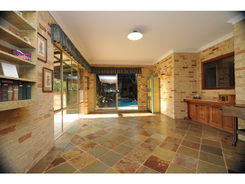 69 Wildflower Drive, Carramar WA 6031