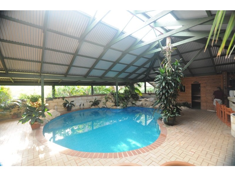 69 Wildflower Drive, Carramar WA 6031