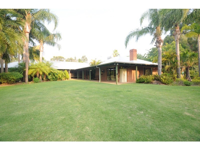 69 Wildflower Drive, Carramar WA 6031