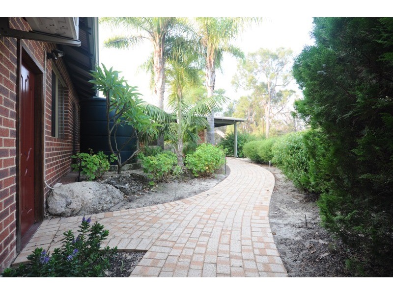 69 Wildflower Drive, Carramar WA 6031