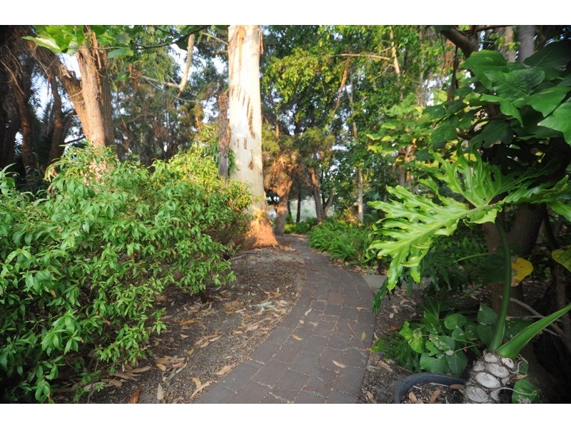 69 Wildflower Drive, Carramar WA 6031