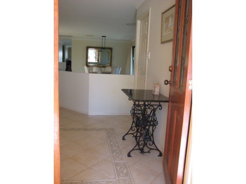 33 Mozart Place, Mount Ommaney QLD 4074