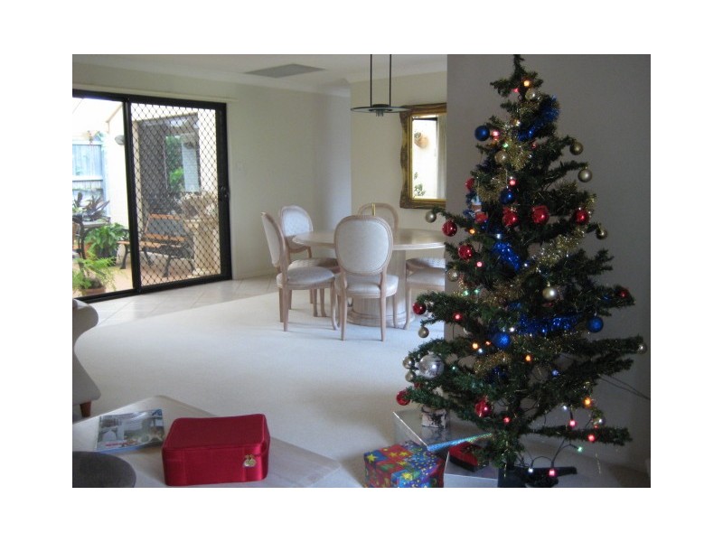 33 Mozart Place, Mount Ommaney QLD 4074