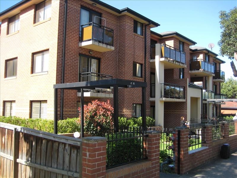 8/16-20 Park Rd, Auburn NSW 2144