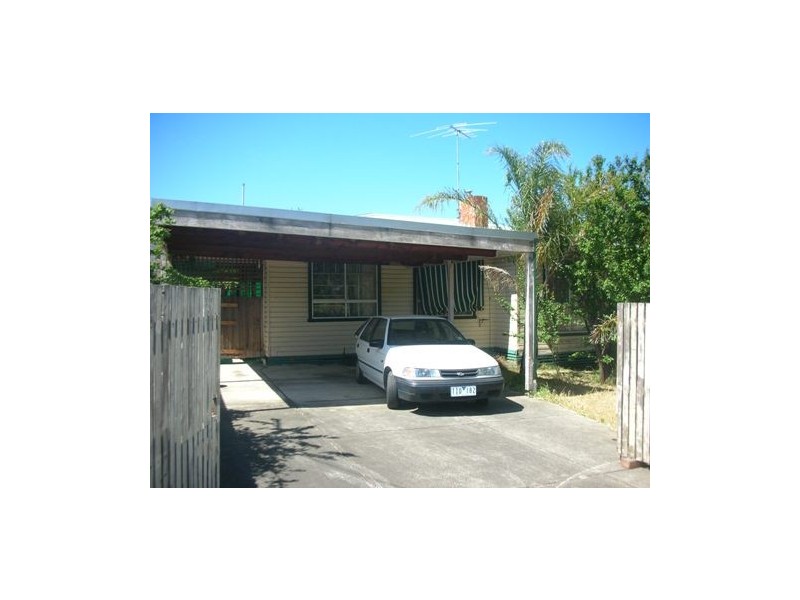 34 Strathmerton Street, Reservoir VIC 3073