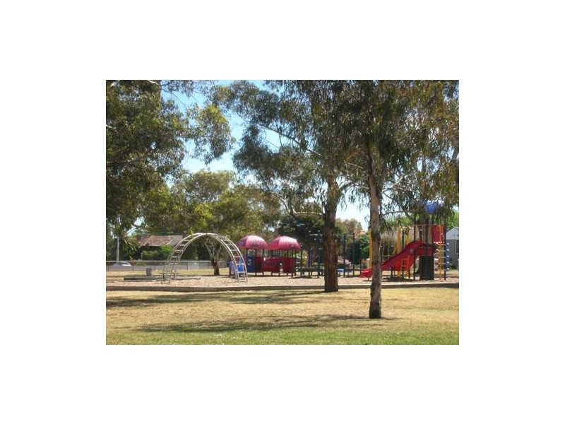 34 Strathmerton Street, Reservoir VIC 3073