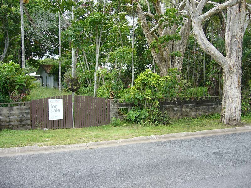 197-201 O’Shea Esplanade, Machans Beach QLD 4878