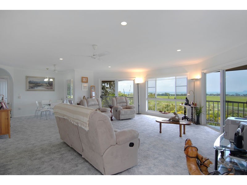 13 hibiscus court, Rocky Point QLD 4873