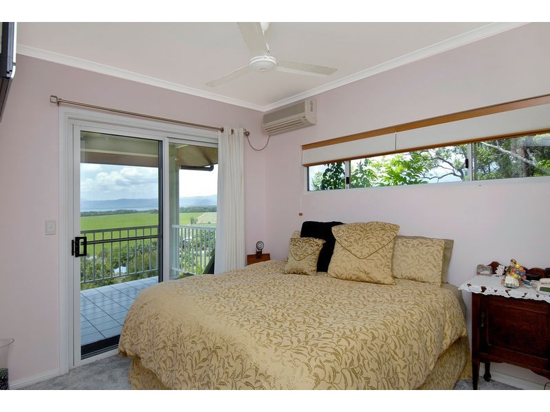 13 hibiscus court, Rocky Point QLD 4873