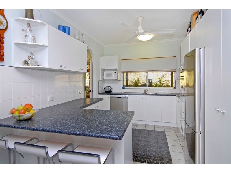 13 hibiscus court, Rocky Point QLD 4873