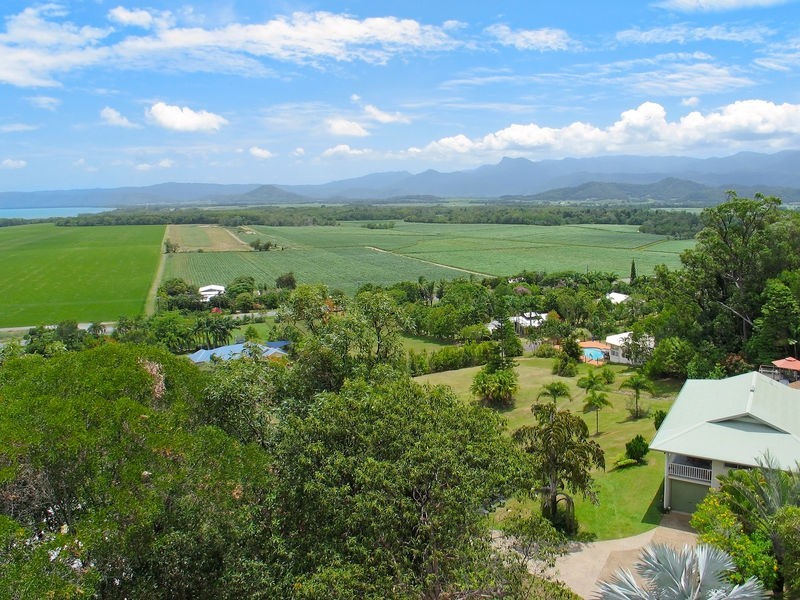 13 hibiscus court, Rocky Point QLD 4873