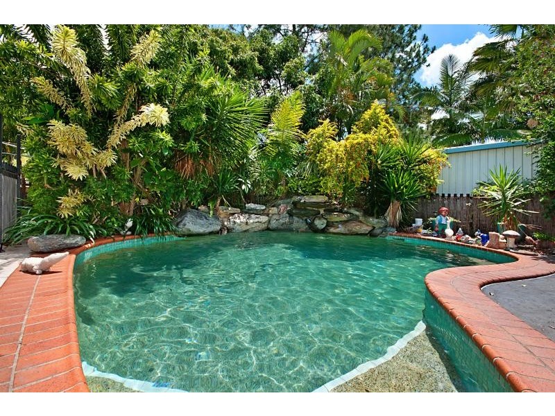 11 Bindaree Street, Caravonica QLD 4878