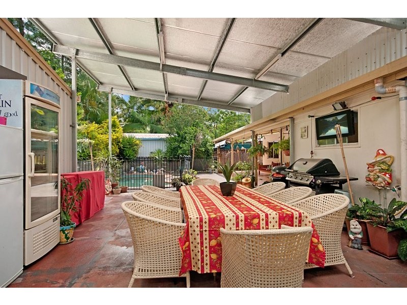 11 Bindaree Street, Caravonica QLD 4878