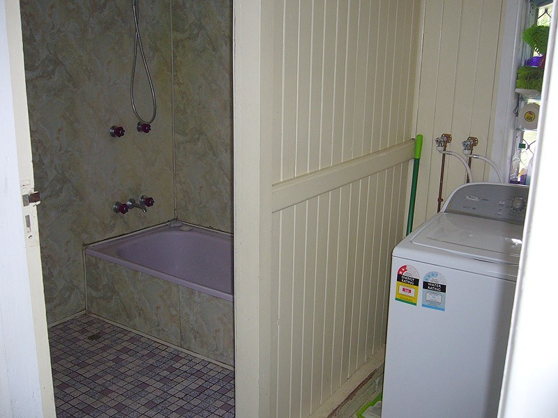 113 callaghan street, Mooroobool QLD 4870