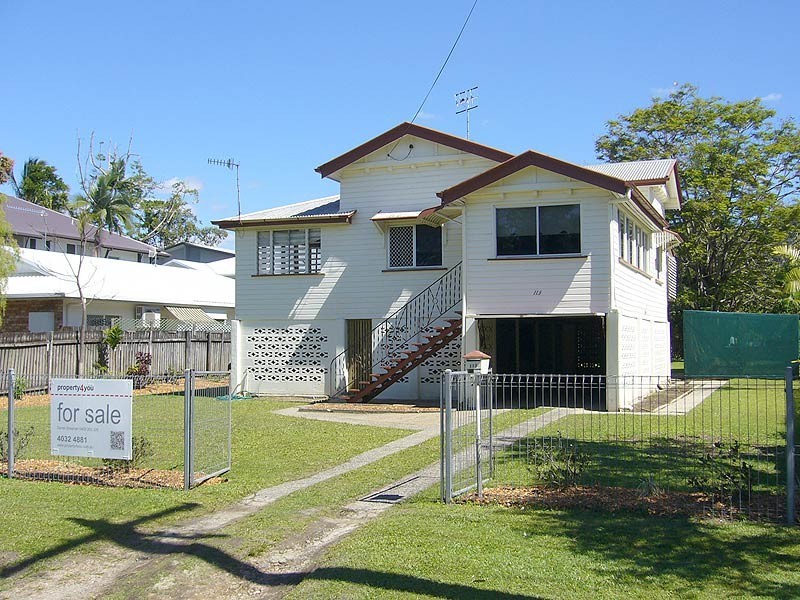 113 callaghan street, Mooroobool QLD 4870