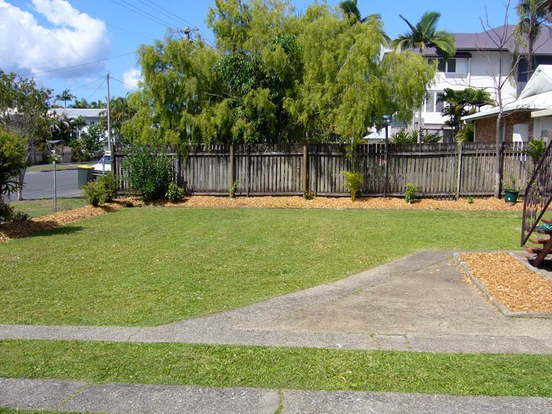 113 callaghan street, Mooroobool QLD 4870