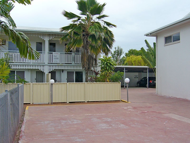 10/6-10 Palm Street, Holloways Beach QLD 4878
