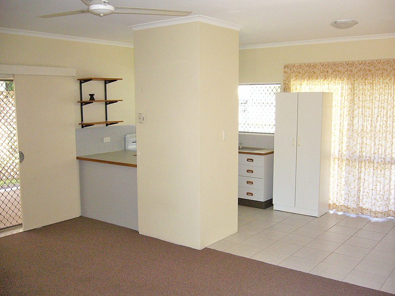 1/10 Nesbit Street, Whitfield QLD 4870