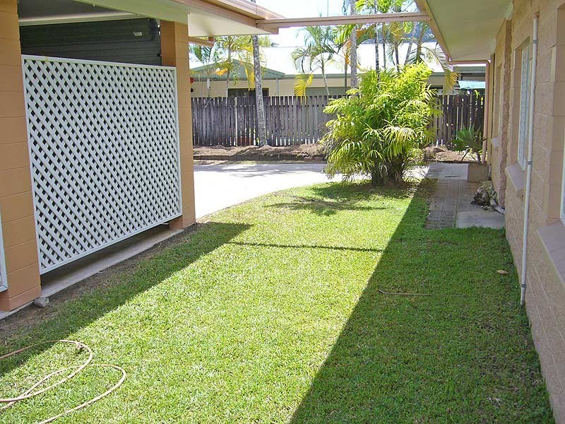 1/10 Nesbit Street, Whitfield QLD 4870