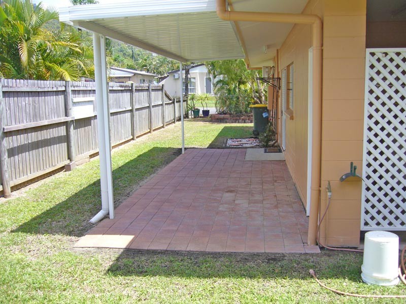 1/10 Nesbit Street, Whitfield QLD 4870