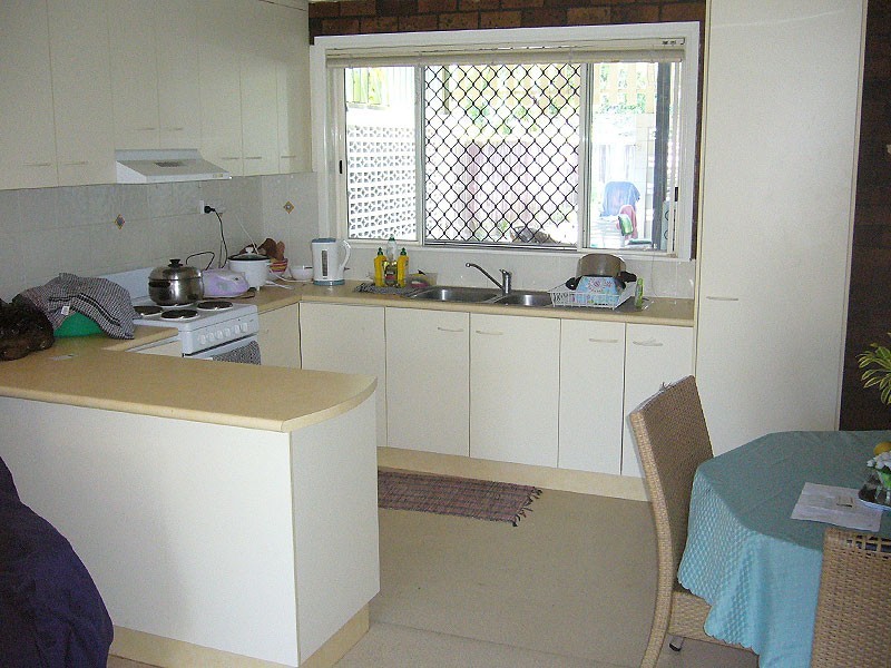 13 Hogan Street, Westcourt QLD 4870