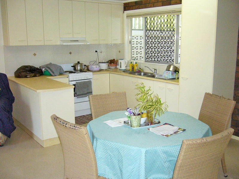 13 Hogan Street, Westcourt QLD 4870