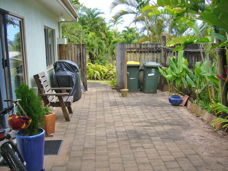 Mooroobool QLD 4870