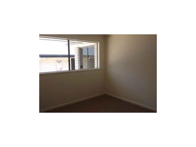 25 Lorikeet Parade, Dakabin QLD 4503