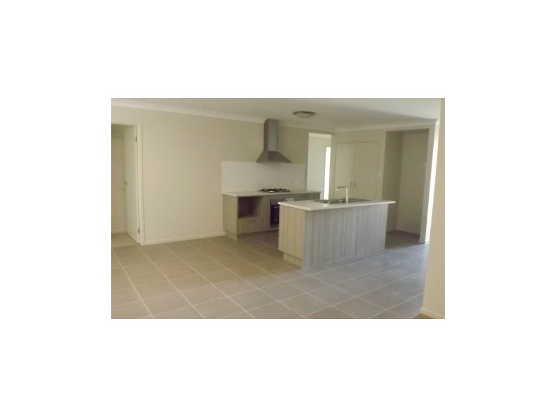 13 Woodfern Drive, Morayfield QLD 4506