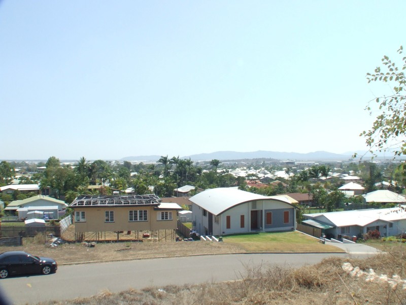 16 Glasgow Ave, Mount Louisa QLD 4814