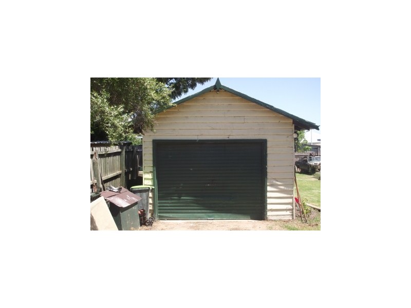 53 Powerscourt Street, Maffra VIC 3860