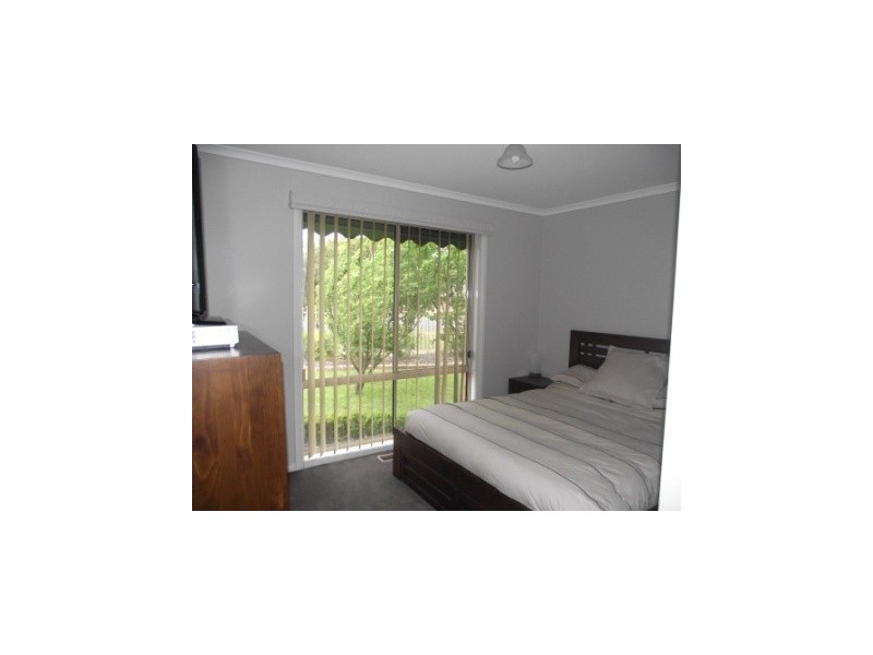 16 Glassford Street, Maffra VIC 3860