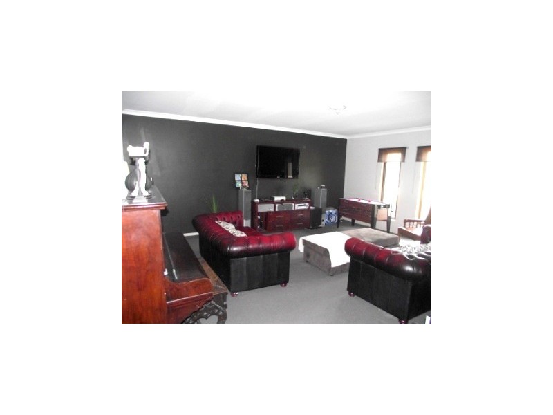 136 Sandy Creek Road, Maffra VIC 3860