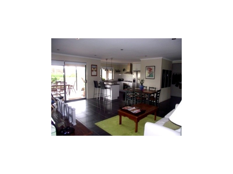 136 Sandy Creek Road, Maffra VIC 3860