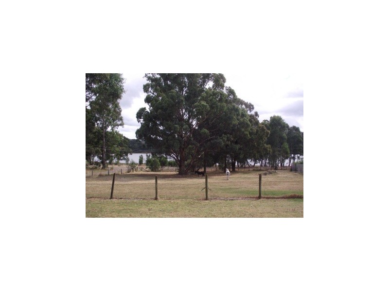23 Lake View Street, Glenmaggie VIC 3858