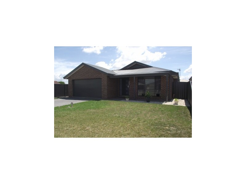7 Stam Court, Maffra VIC 3860