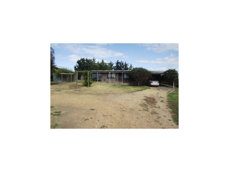 9 Beet Road, Maffra VIC 3860