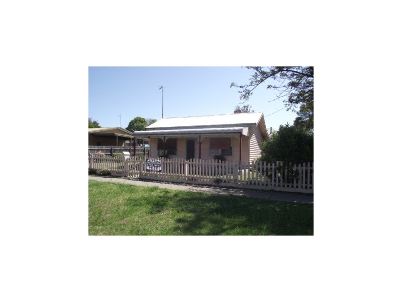 67 Powerscourt Street, Maffra VIC 3860