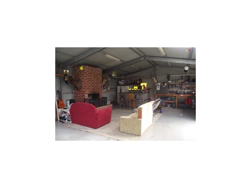 28 George Street, Maffra VIC 3860