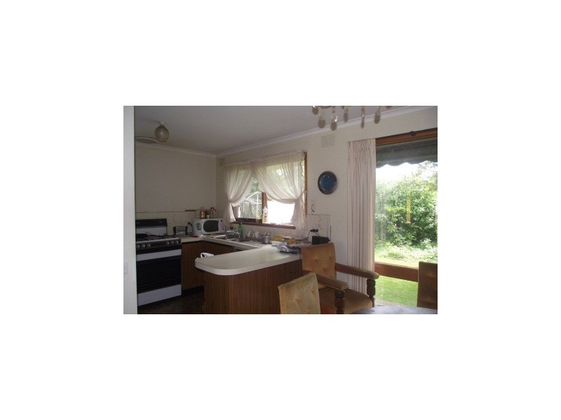 27 Pearson Street, Maffra VIC 3860