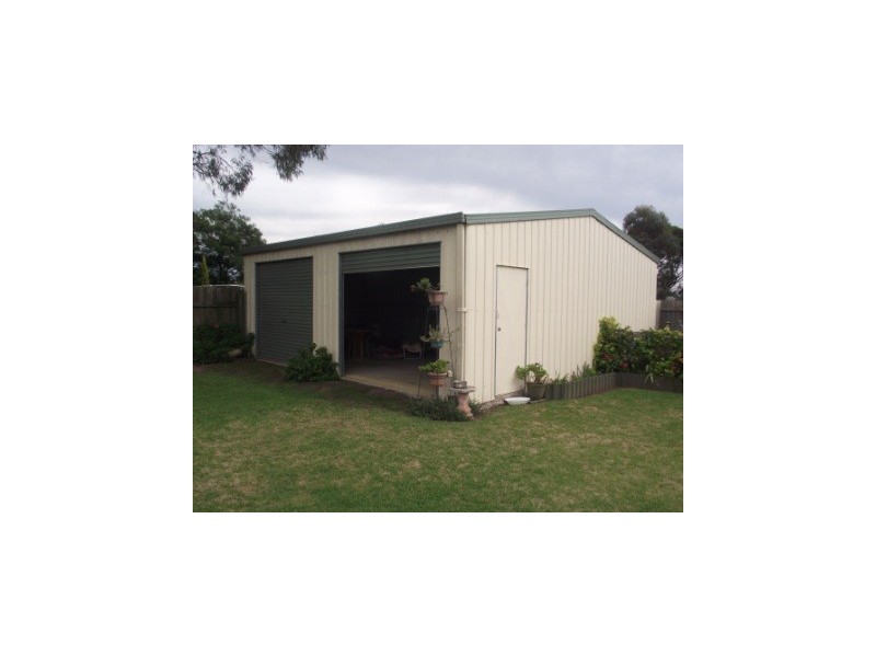 17 Davis Street, Maffra VIC 3860