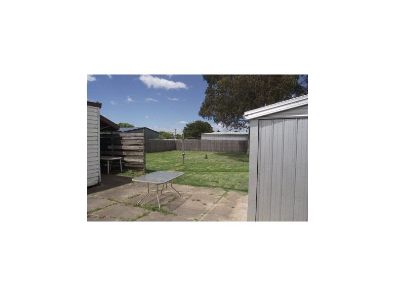 92 Powerscourt Street, Maffra VIC 3860