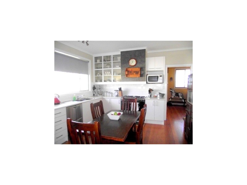 13 Powerscourt Street, Maffra VIC 3860