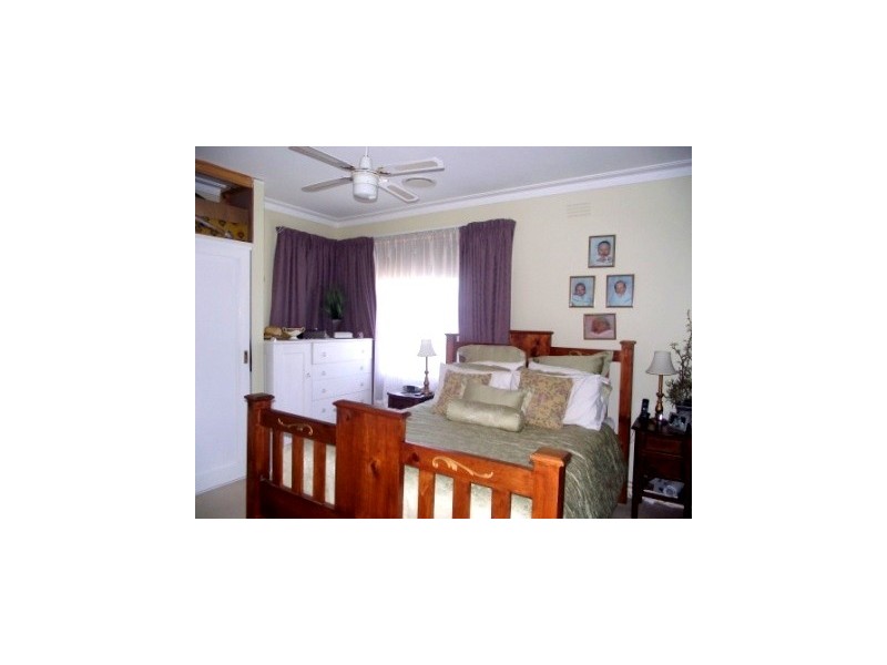 13 Powerscourt Street, Maffra VIC 3860